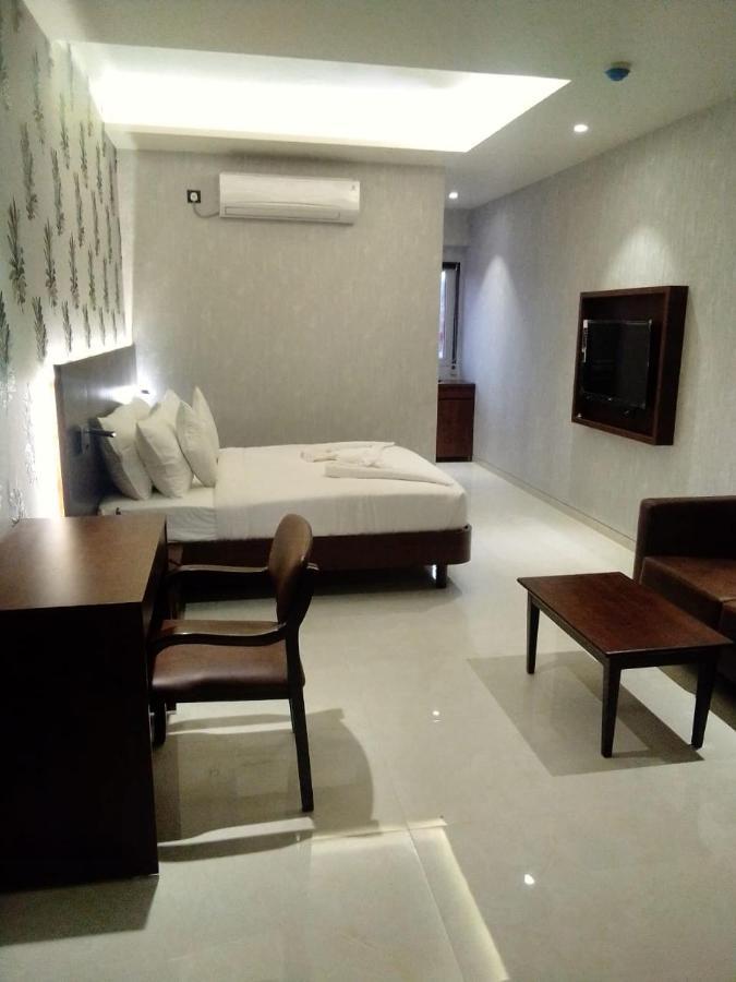 Hotel Madhuban Silvassa Exterior foto