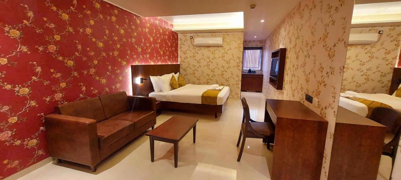 Hotel Madhuban Silvassa Exterior foto