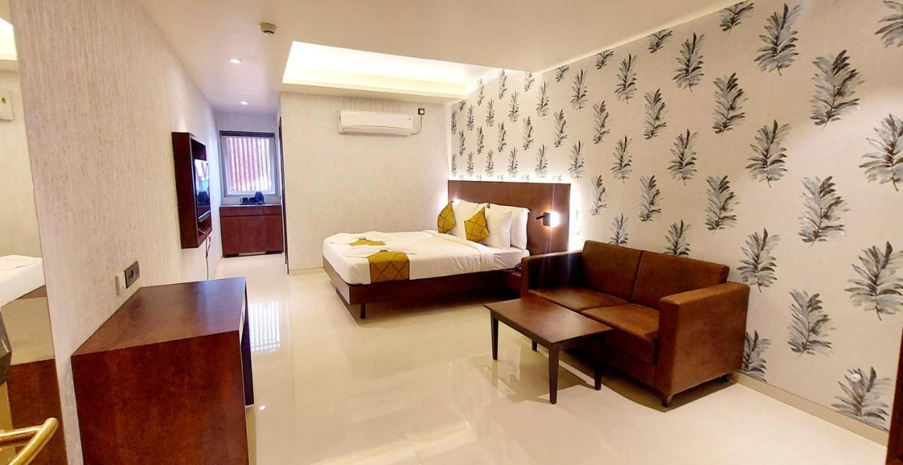 Hotel Madhuban Silvassa Exterior foto