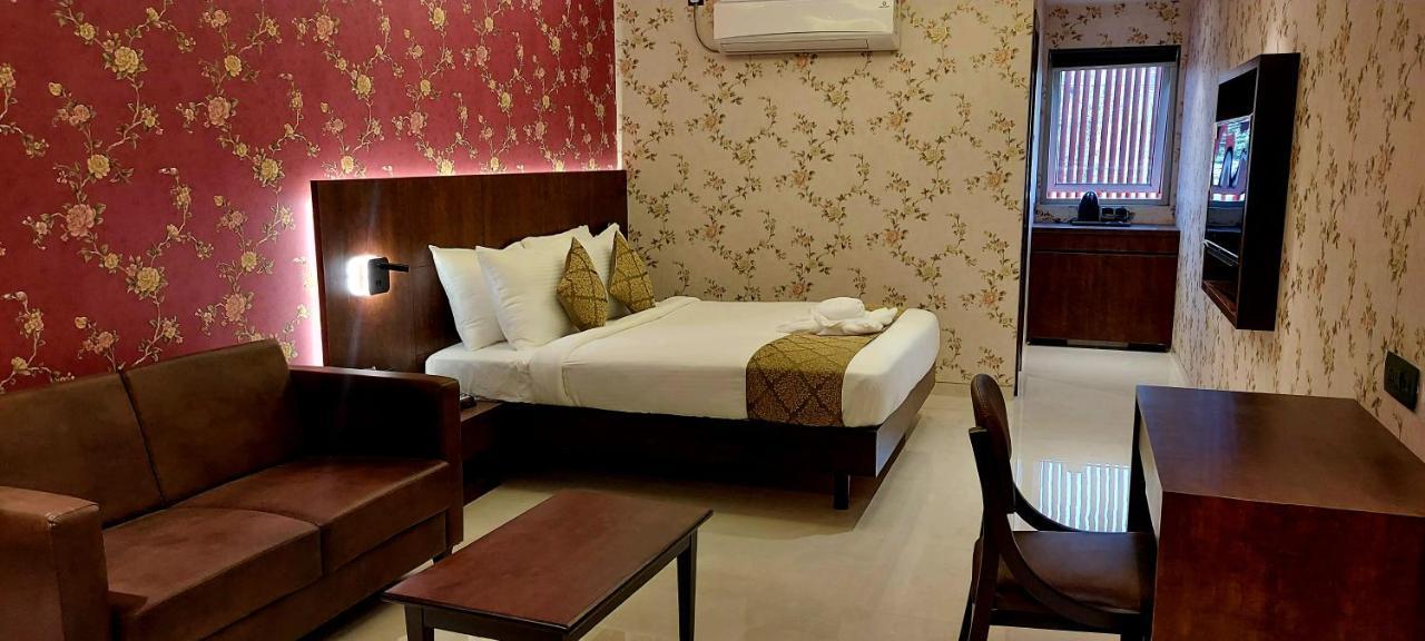 Hotel Madhuban Silvassa Exterior foto