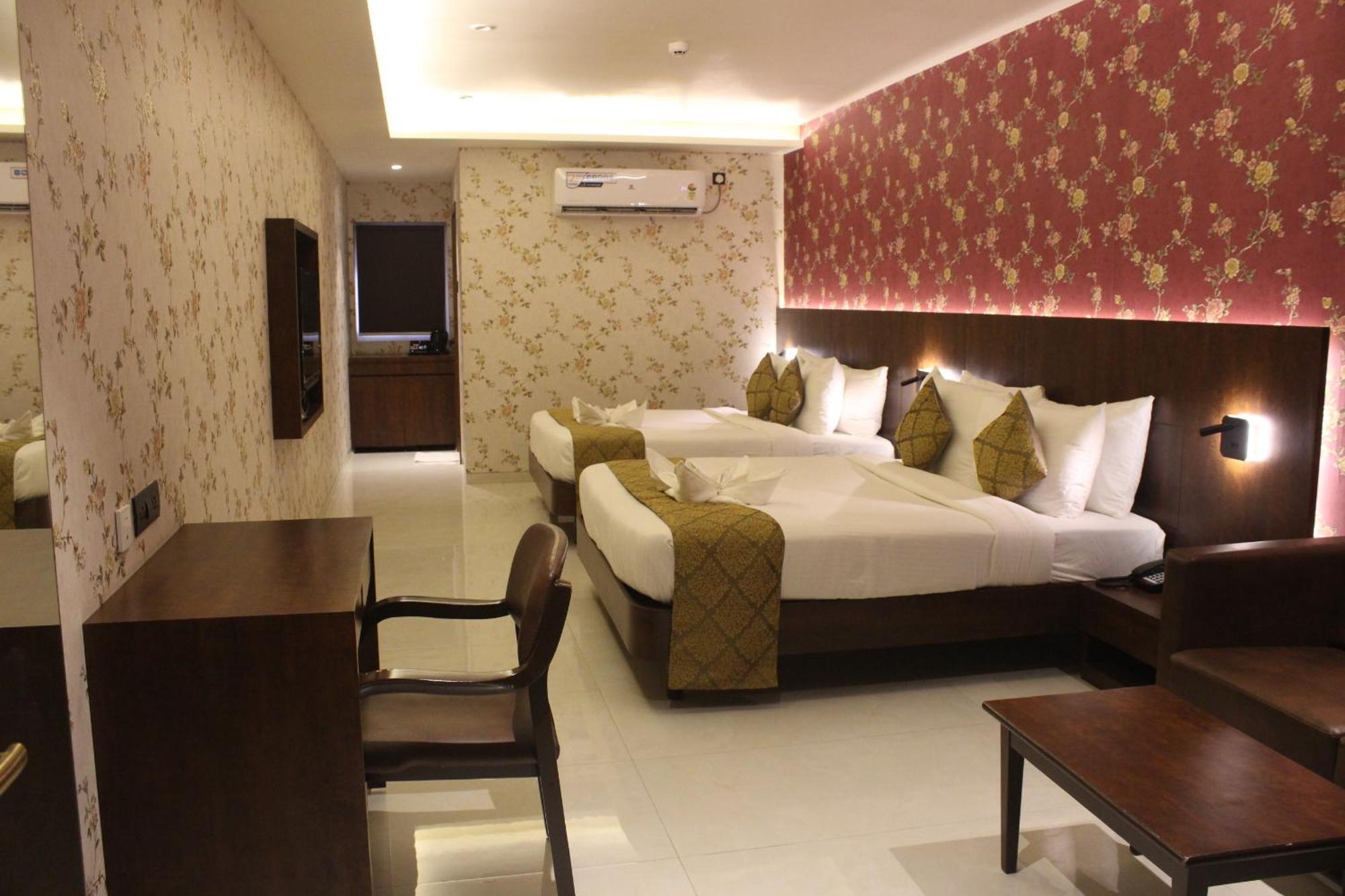 Hotel Madhuban Silvassa Exterior foto